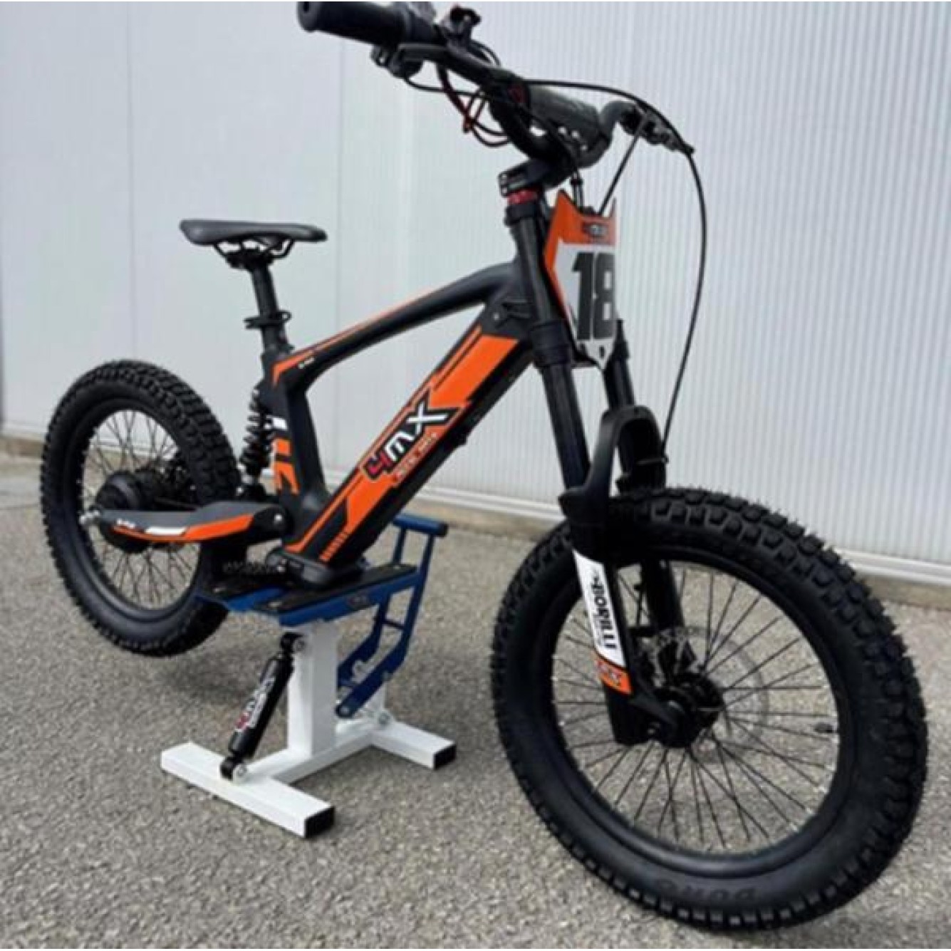 4MX | Electrische Loopfiets Zwart/Oranje 18
